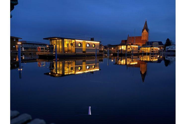 Hausboot Fjord Vela Mit Biosauna In Barth Zewnętrze zdjęcie